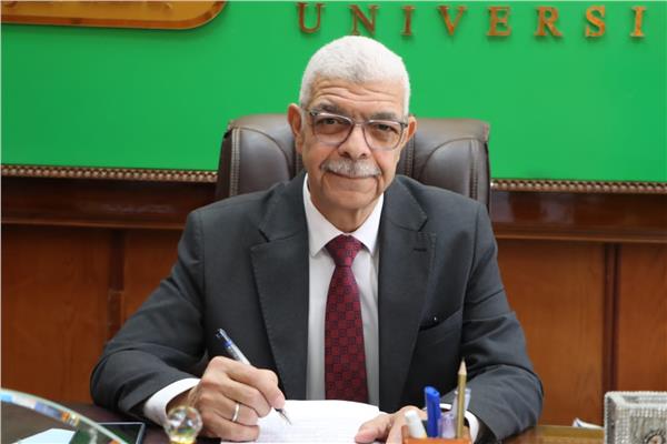  الدكتور أحمد فرج القاصد