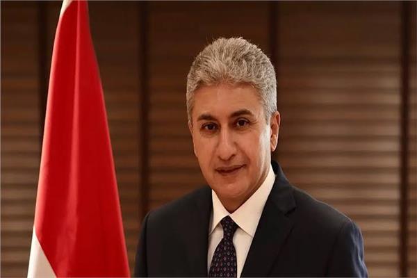وزير السياحة والآثار شريف فتحي