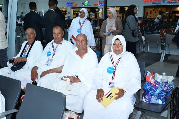 مصر للطيران تسير الجمعه 16 رحلة جوية إلي الأراضي المقدسة