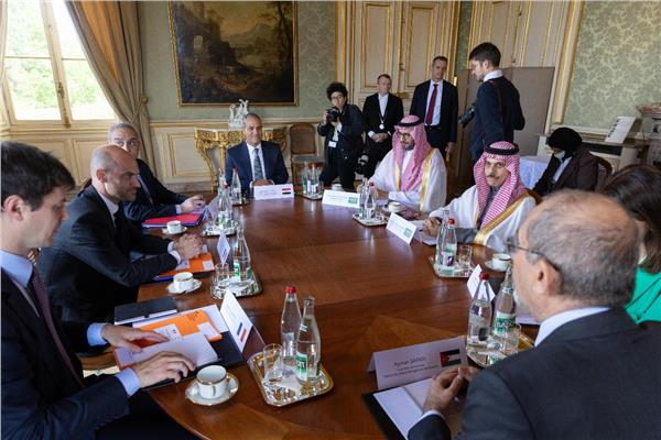 مصر والسعودية والأردن يبحثون مع فرنسا إنهاء الحرب على غزة