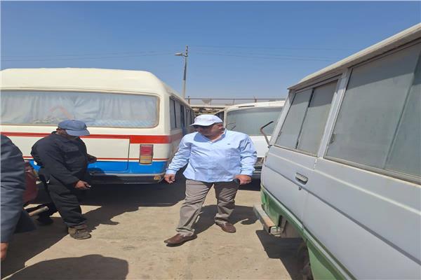 وزير الكهرباء يتفقد ورش صيانة المعدات 