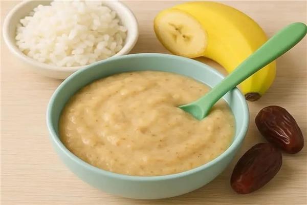وجبة أرز وموز وتمر لرضيعك بداية من 6 أشهر