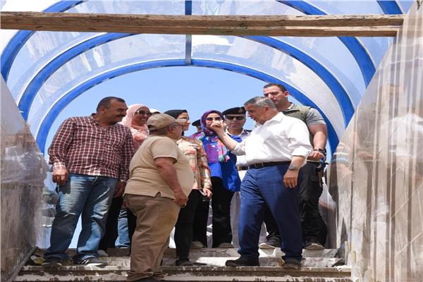 الفريق أحمد خالد محافظ الإسكندرية يتفقد أحياء منتزه
