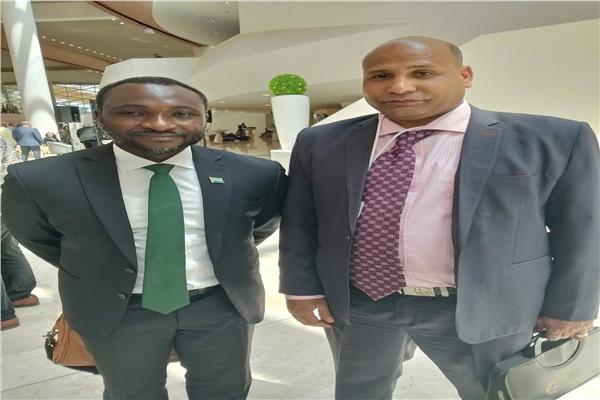 محرر بوابة أخبار اليوم مع وزير الزراعة بدولة سيراليون 