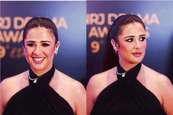 ياسمين عبد العزيز