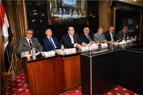 محافظ الجيزة يحضر جلسات الاستماع للجان المشتركة بمجلس النواب
