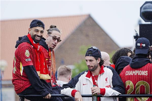 محمد صلاح ولاعبي ليفربول
