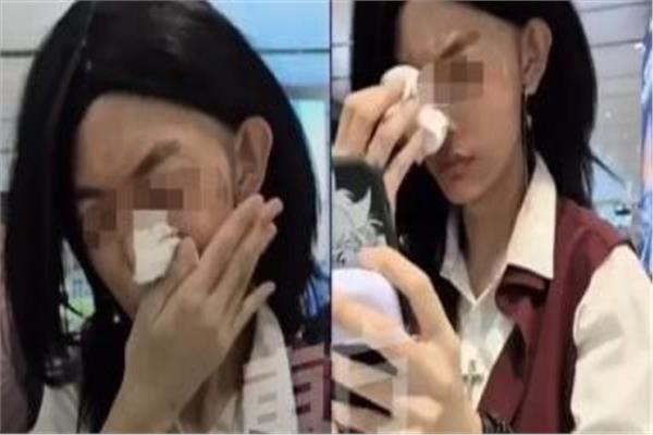 سيدة تجبر على إزالة مكياجها لفشل فحص التعرف على الوجه