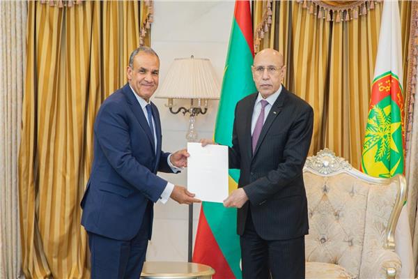 وزير الخارجية والهجرة يسلم رسالة خطية من الرئيس السيسي لنظيره الموريتاني