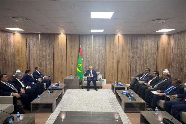 وزير الخارجية والهجرة يلتقي برئيس البرلمان الموريتاني