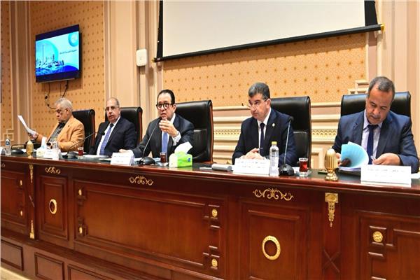عرض محمد منصور رئيس الإدارة المركزية للشؤن المالية للهيئة القومية للأنفاق