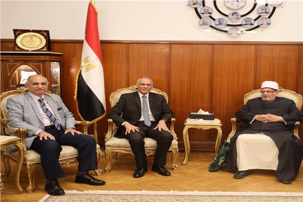 الدكتور أيمن عاشور، وزير التعليم العالي والبحث العلمي