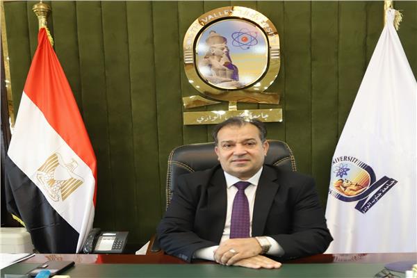 الدكتور احمد عكاوي