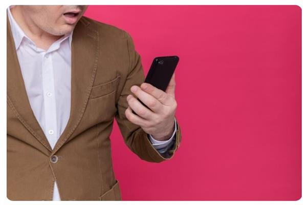  شركة أبل تحذيراً عاجلاً لمستخدمي هواتف الآيفون