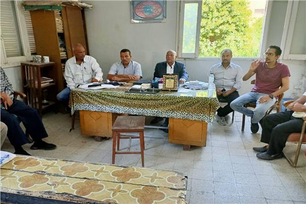 زراعة أسيوط تجتمع برؤساء الوحدات الزراعية