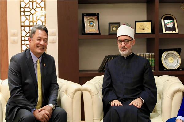 أ. د نظير محمد عياد، مفتي الجمهورية - سفير تايلاند بالقاهرة