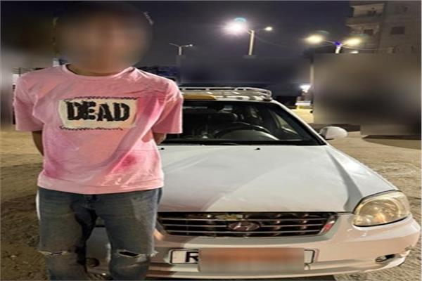 ضبط سائق سيارة اجرة قام بحركات استعراضية بالعجوزة