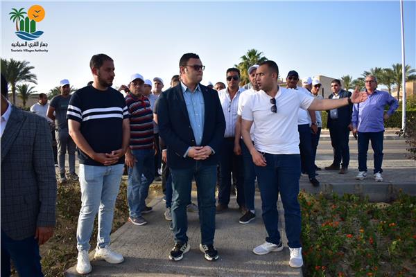 رئيس جهاز القري السياحية يتفقد الإنتهاء من تنفيذ أعمال التطوير ورفع كفاءة وصيانة طريق (22)