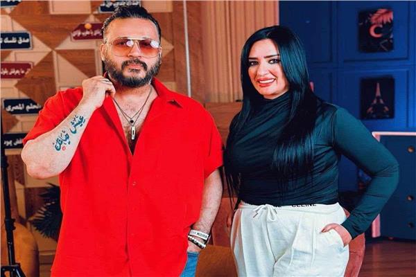 إيساف والإعلامية سيرا إبراهيم