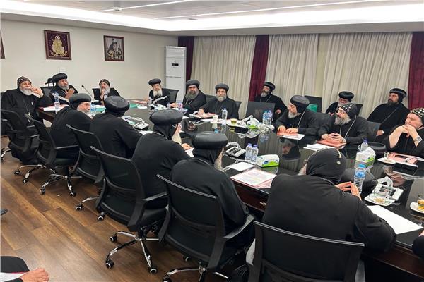 المجمع المقدس يبدأ اجتماعاته في الكاتدرائية