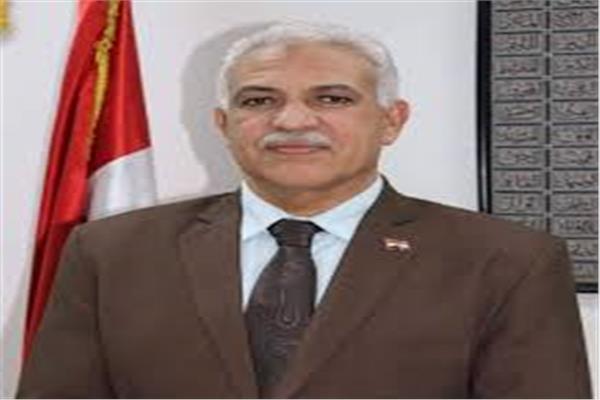 أيمن موسى وكيل وزارة التربية والتعليم بمحافظة الإسماعيلية