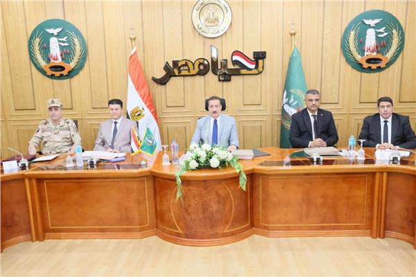 محافظ المنوفية خلال اللقاء
