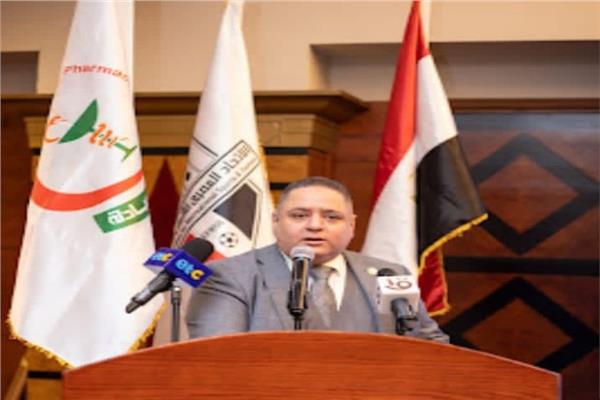  الدكتور محمد عصمت، رئيس نادي صيادلة مصر