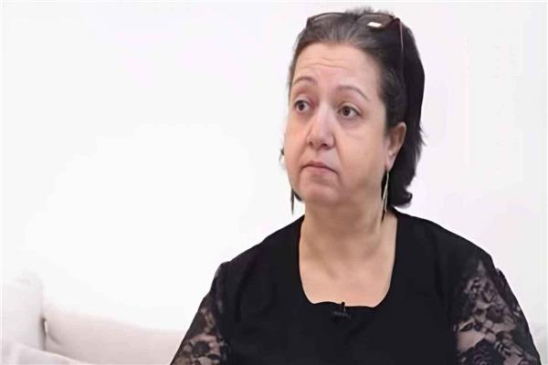 الفنانة القديرة حنان اللولو 