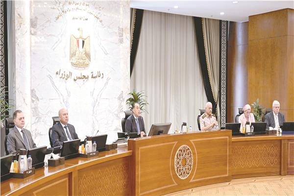 رئيس الوزراء خلال الاجتماع الأسبوعى أمس بالعاصمة الإدارية الجديدة