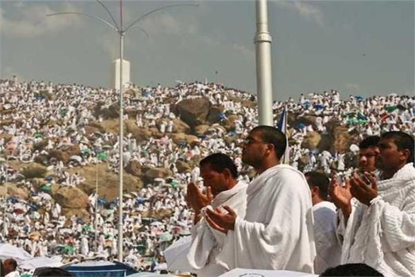 موعد أذان المغرب في وقفة عرفات 2025