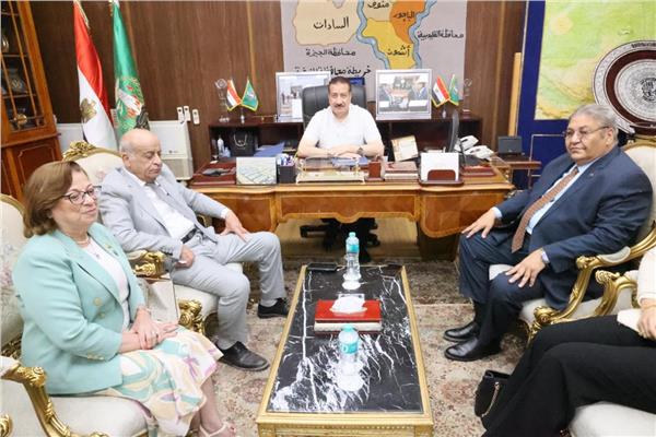 محافظ المنوفية يستقبل وفد حزب الشعب الجمهوري ونقيب الأطباء للتهنئة بعيد الأضحى المبارك