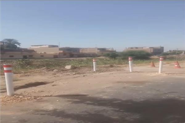 انفصال جزئي مفاجئ محدود بالطبان الترابي بطريق إسنا  / الأقصر الزراعي الغربي