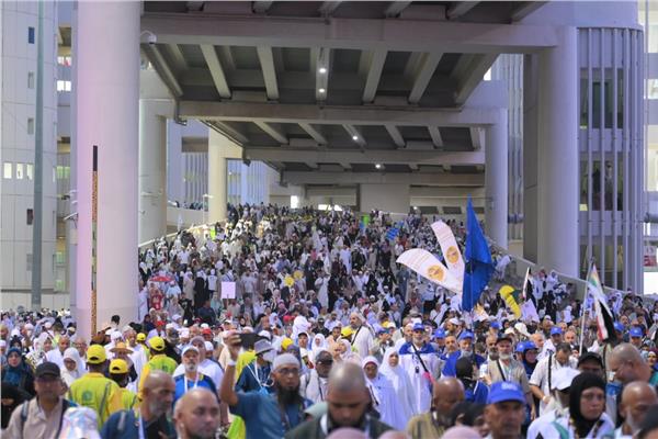 وصول أول أفواج حجاج الجمعيات الأهلية  إلى أرض الوطن