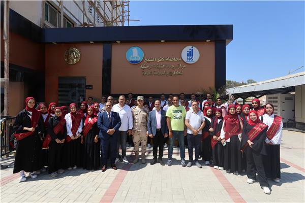 وفد من طلاب الجامعة في زيارة لمركز الشبكة الوطنية للطوارئ