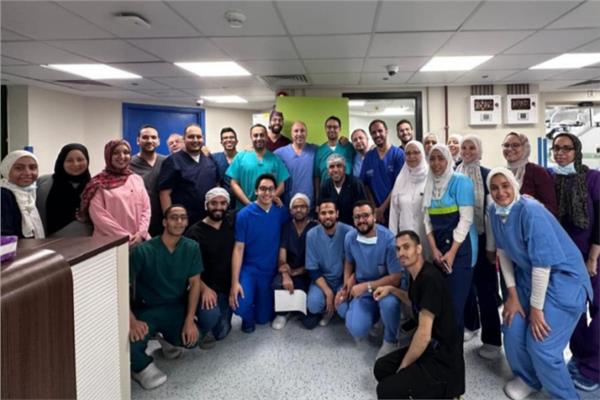 قصر العيني ينقذ مريضًا من موت محقق بتقنية ECMO
