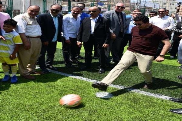 وزير الرياضة ومحافظ دمياط يفتتحان ملعب بنادي كفر سعد