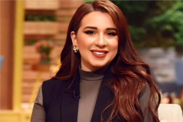 اسما شريف منير