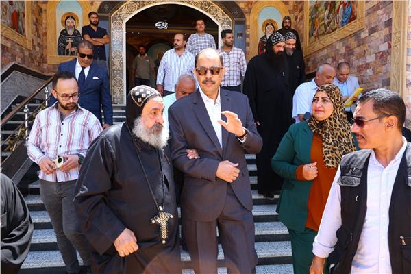 محافظ سوهاج يتفقد" الدير الابيض " و " الدير الاحمر "