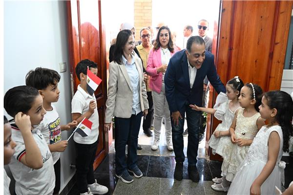 مصطفى مدبولي خلال جولته