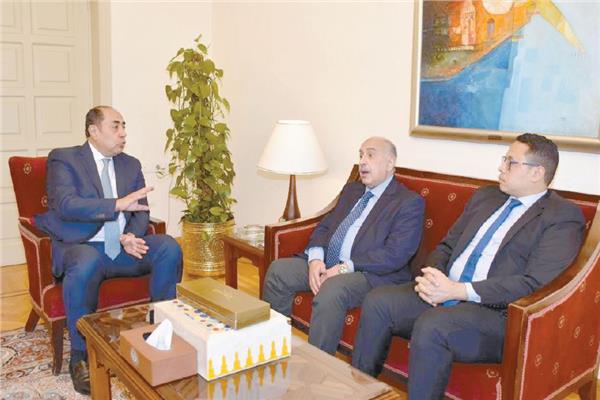 السفير حسام زكى خلال حواره لـ «الأخبار»