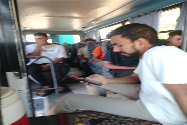 اتوبيسات لنقل الطلاب للامتحانات  
