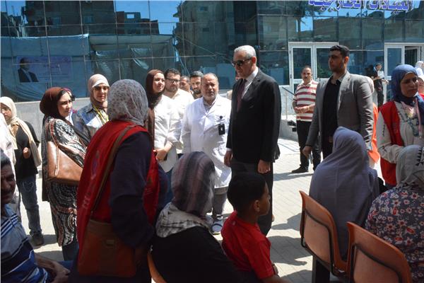 محافظ الغربية في زيارة مفاجئة لمستشفى طنطا العام الجديد