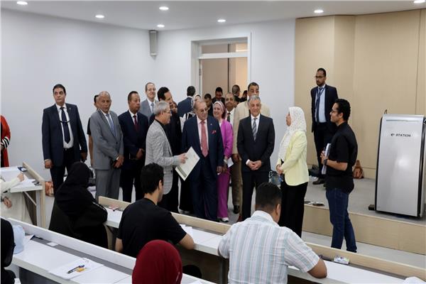 محافظ الإسماعيلية يزور جامعة سيناء