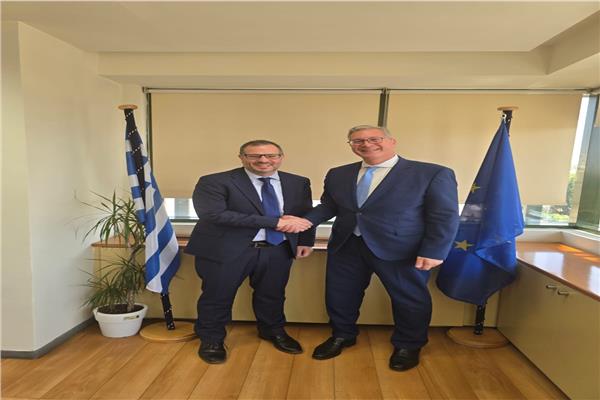 المهندس كريم بدوي و  السيد نيكوس تسافوس
