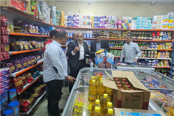 وكيل وزارة التموين بالأقصر يتفقد الحالة التموينية
