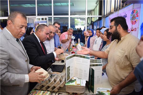 جامعة سوهاج تناقش مشكلة التلوث البلاستيكي خلال احتفالها بيوم البيئة العالمي