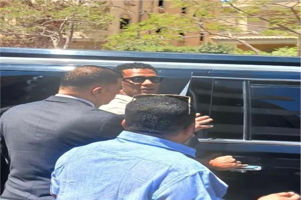 الفنان محمد رمضان بعد خروجه من محكمة الطفل بأكتوبر