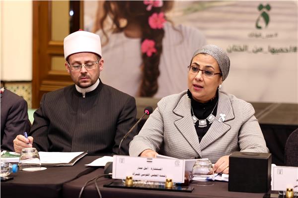 رئيسة المجلس القومي للمرأة - جانب من الاجتماع