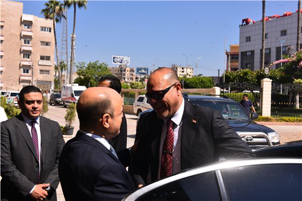  وزير العمل يلتقى محافظ كفر الشيخ