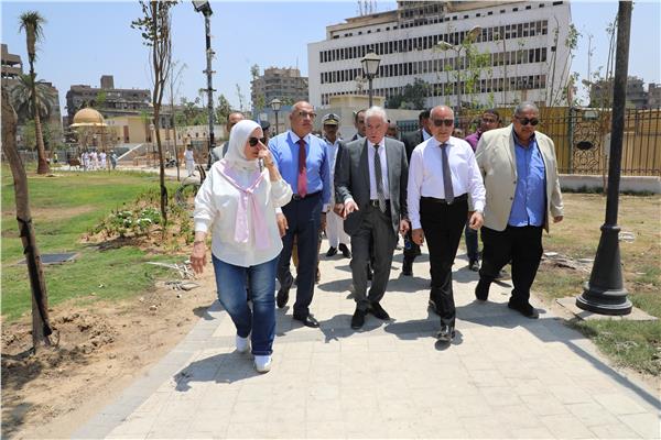 مستشار رئيس الجمهورية ومحافظ القاهرة يتفقدان اعمال تطوير القاهرة الخديوية 